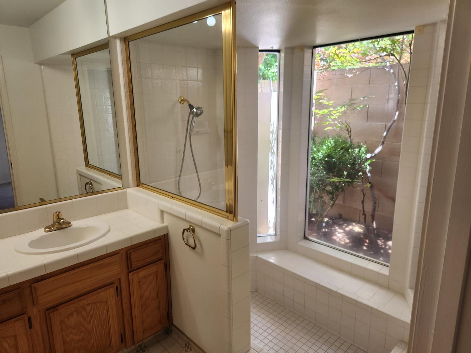 6502 N Delbert Ave, Fresno, CA 93722