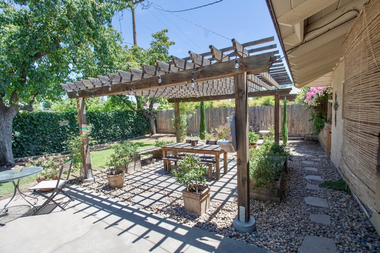294 San Bruno Ave, Fresno, CA 93704