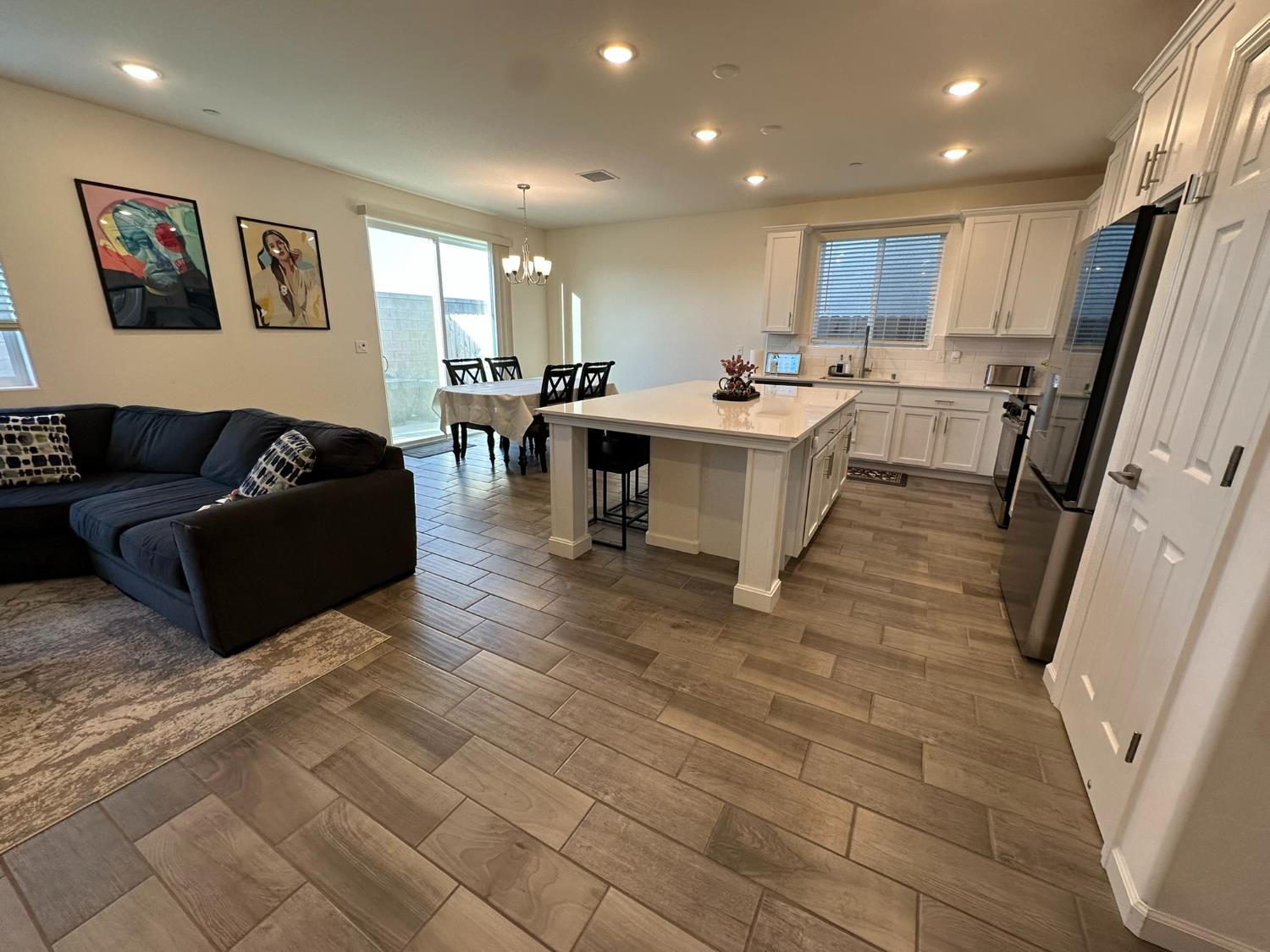 6606 E Carmen Ave, Fresno, CA 93727