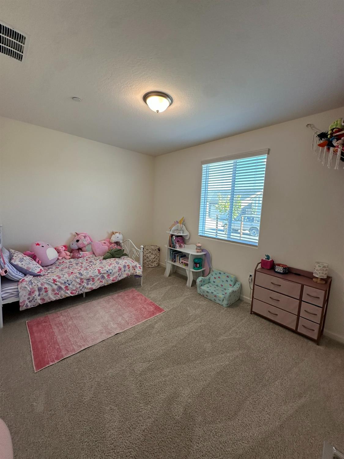 6606 E Carmen Ave, Fresno, CA 93727