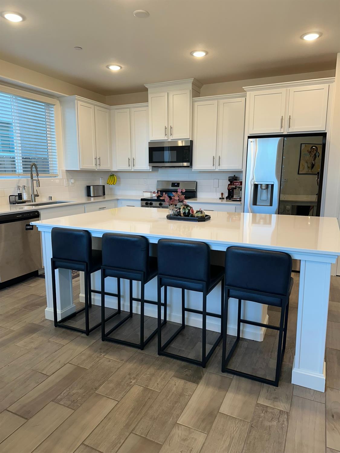 6606 E Carmen Ave, Fresno, CA 93727