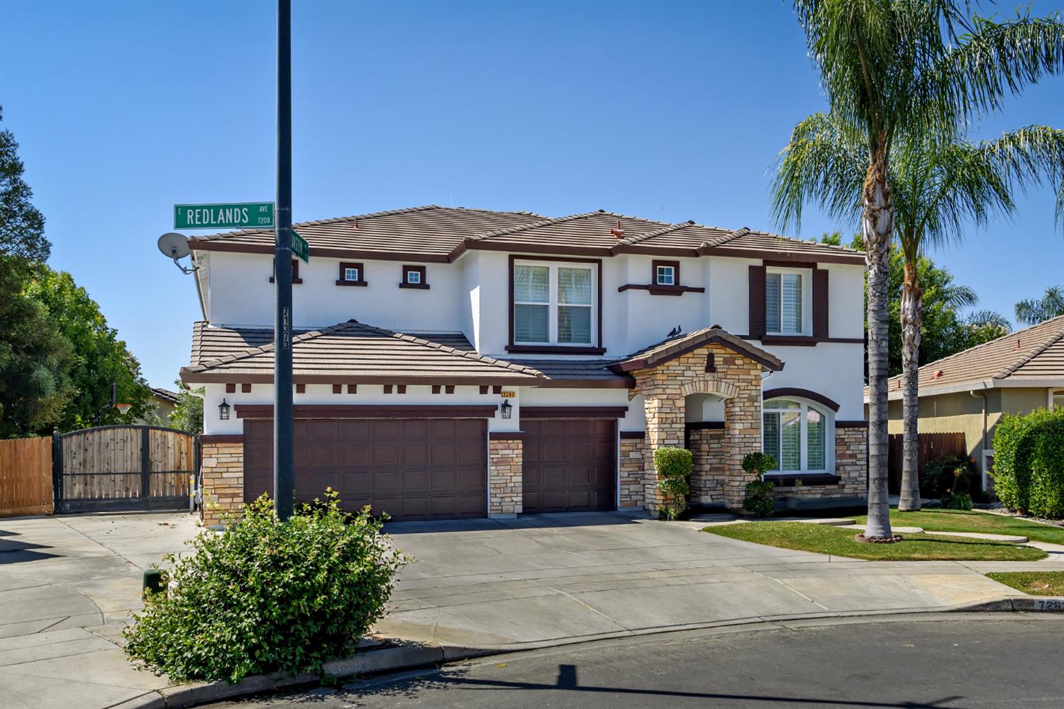 7263 E Redlands Ave, Fresno, CA 93737