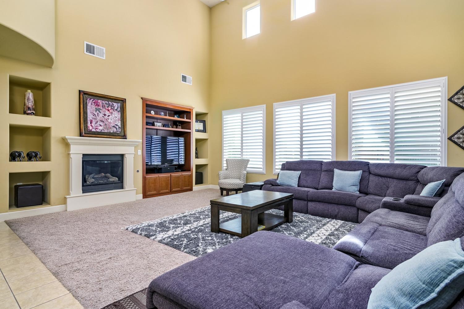 7263 E Redlands Ave, Fresno, CA 93737