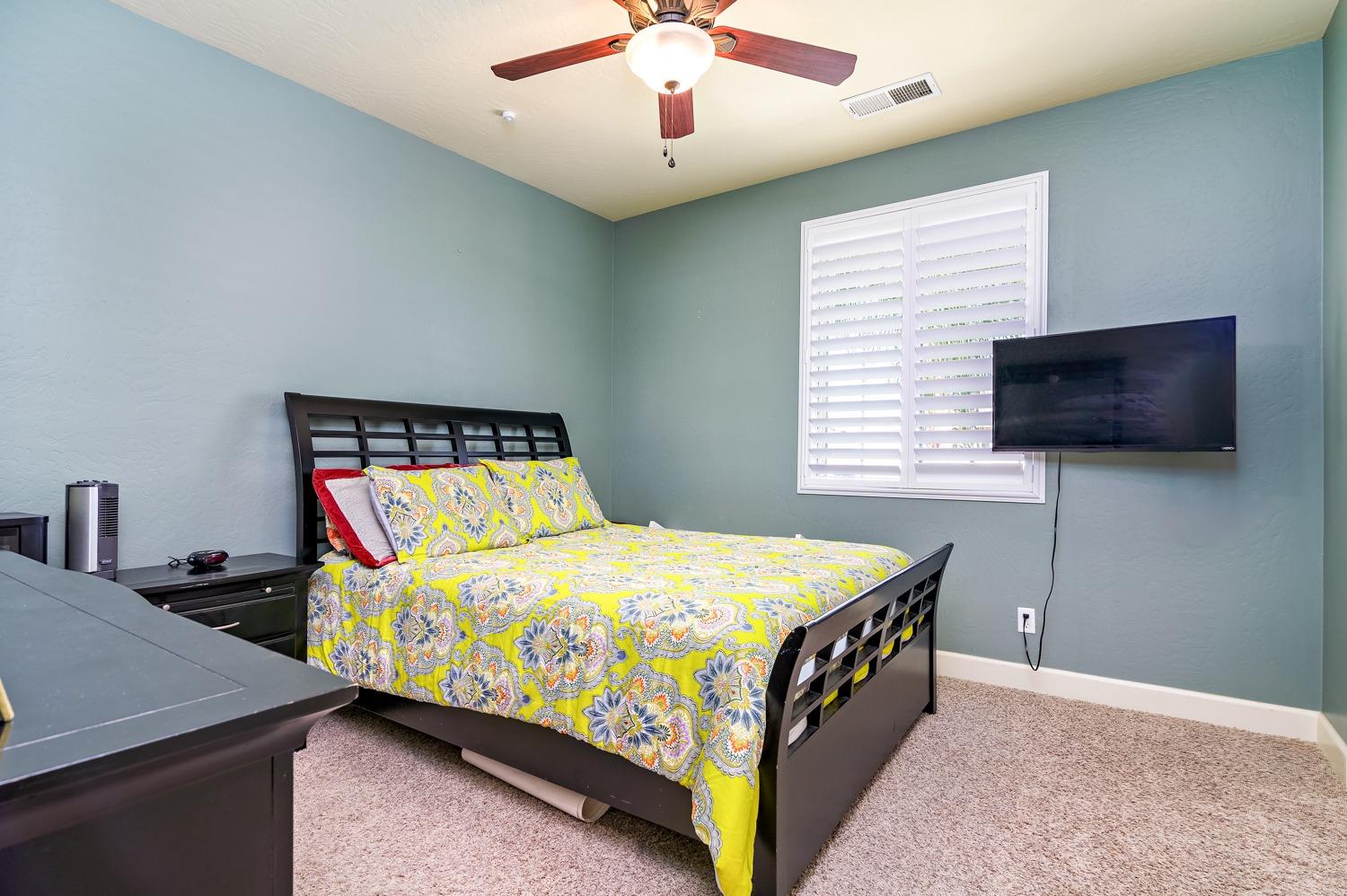 7263 E Redlands Ave, Fresno, CA 93737