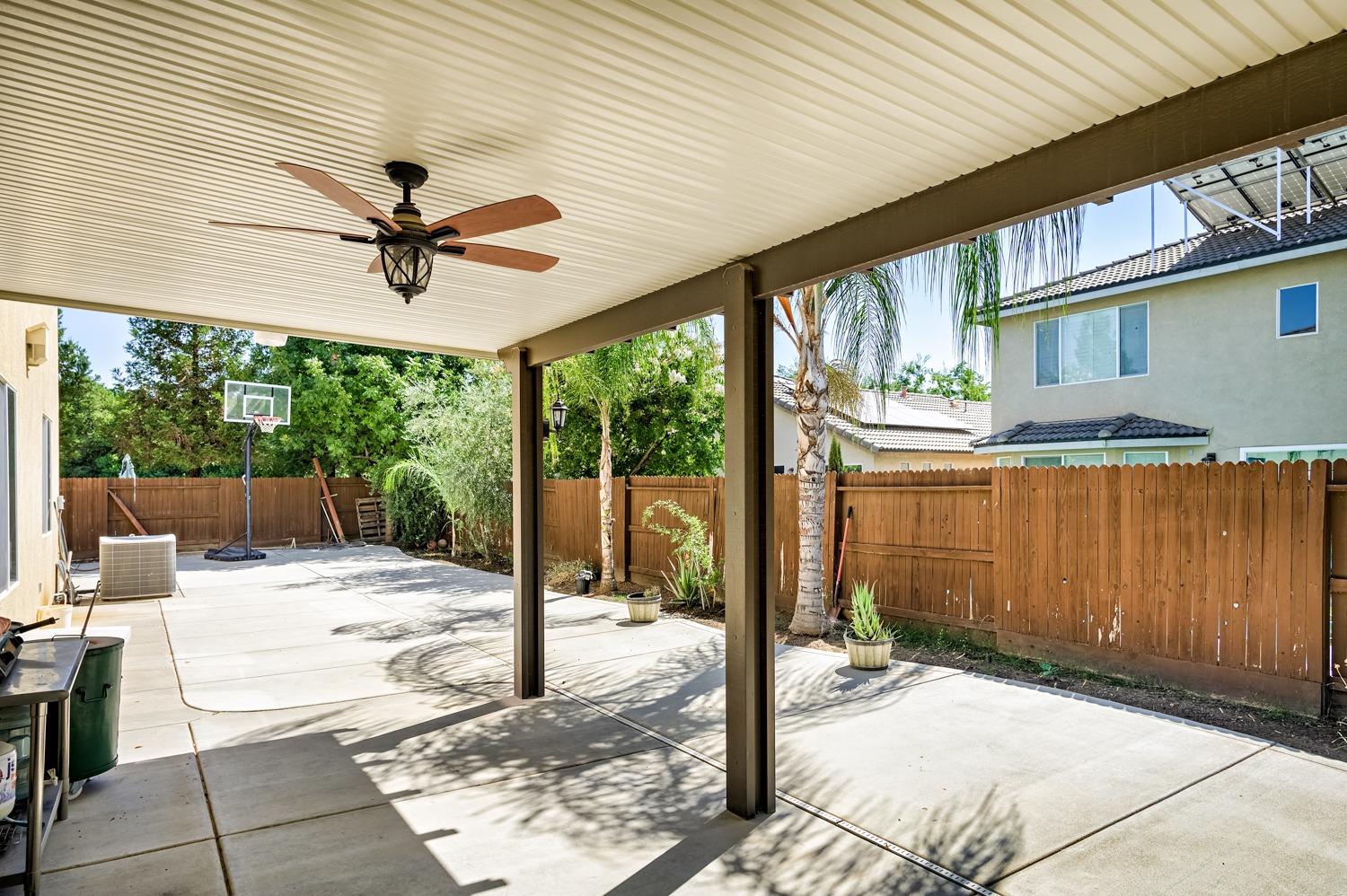 7263 E Redlands Ave, Fresno, CA 93737