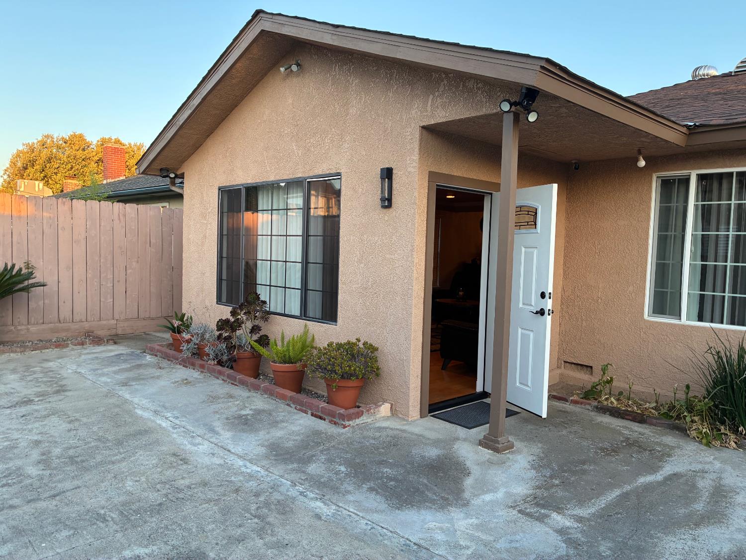 3617 E Fairmont Ave, Fresno, CA 93726