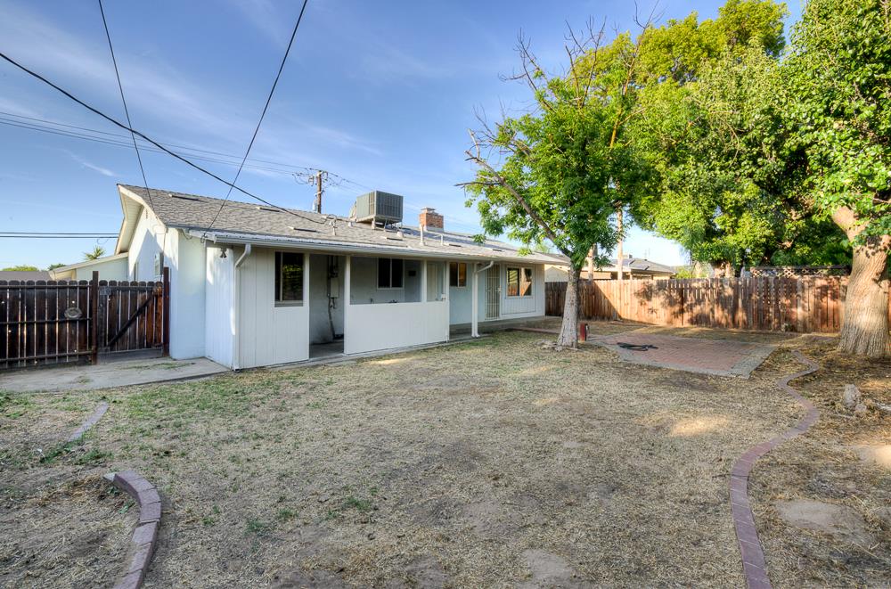 3744 E Dakota Ave, Fresno, CA 93726
