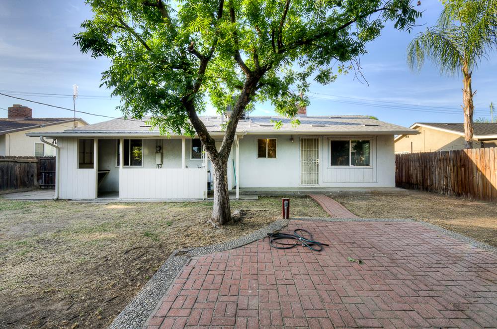3744 E Dakota Ave, Fresno, CA 93726