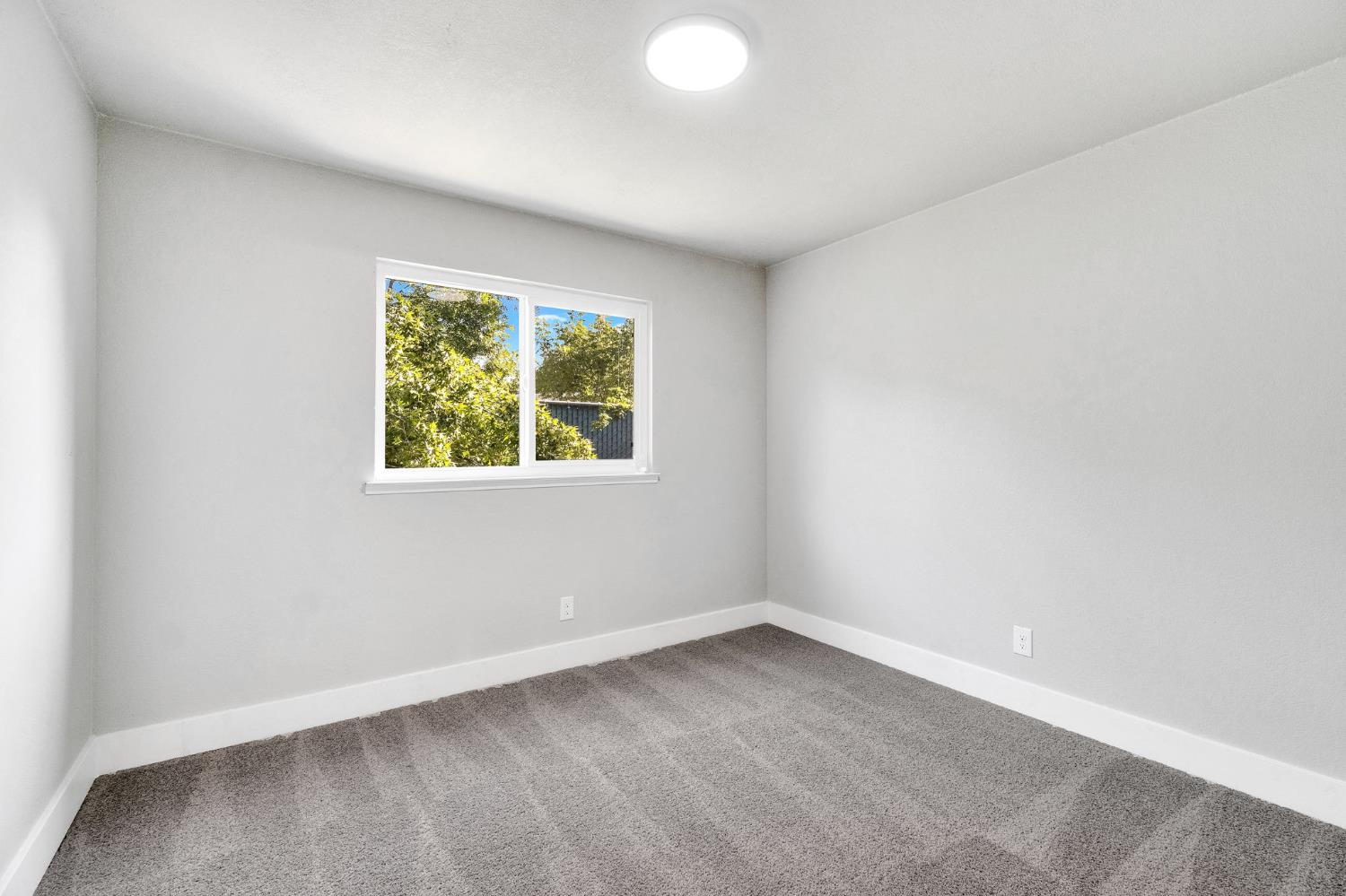 4847 N Delbert Ave, Fresno, CA 93722