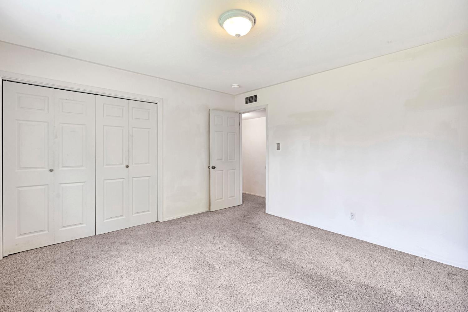 4656 N 5th St, Fresno, CA 93726