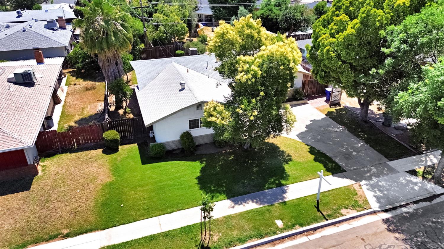 4656 N 5th St, Fresno, CA 93726