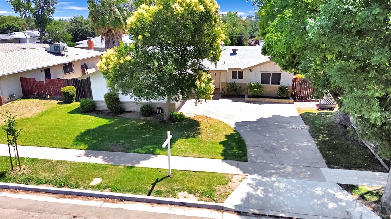 4656 N 5th St, Fresno, CA 93726