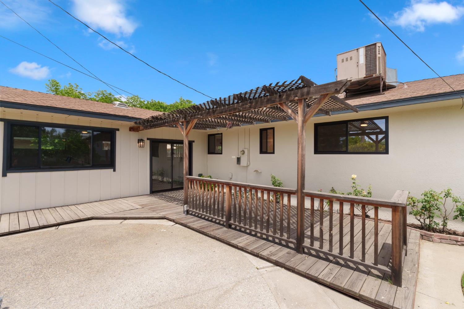 2720 E Pico Ave, Fresno, CA 93726