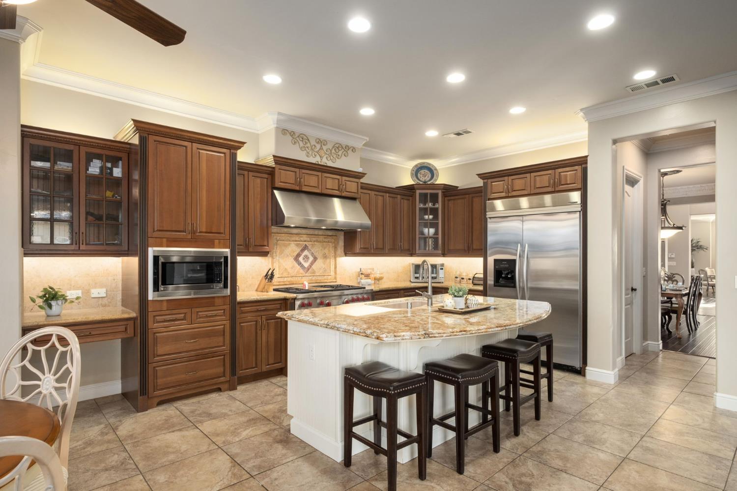 11232 N Burnhaven Way, Fresno, CA 93730