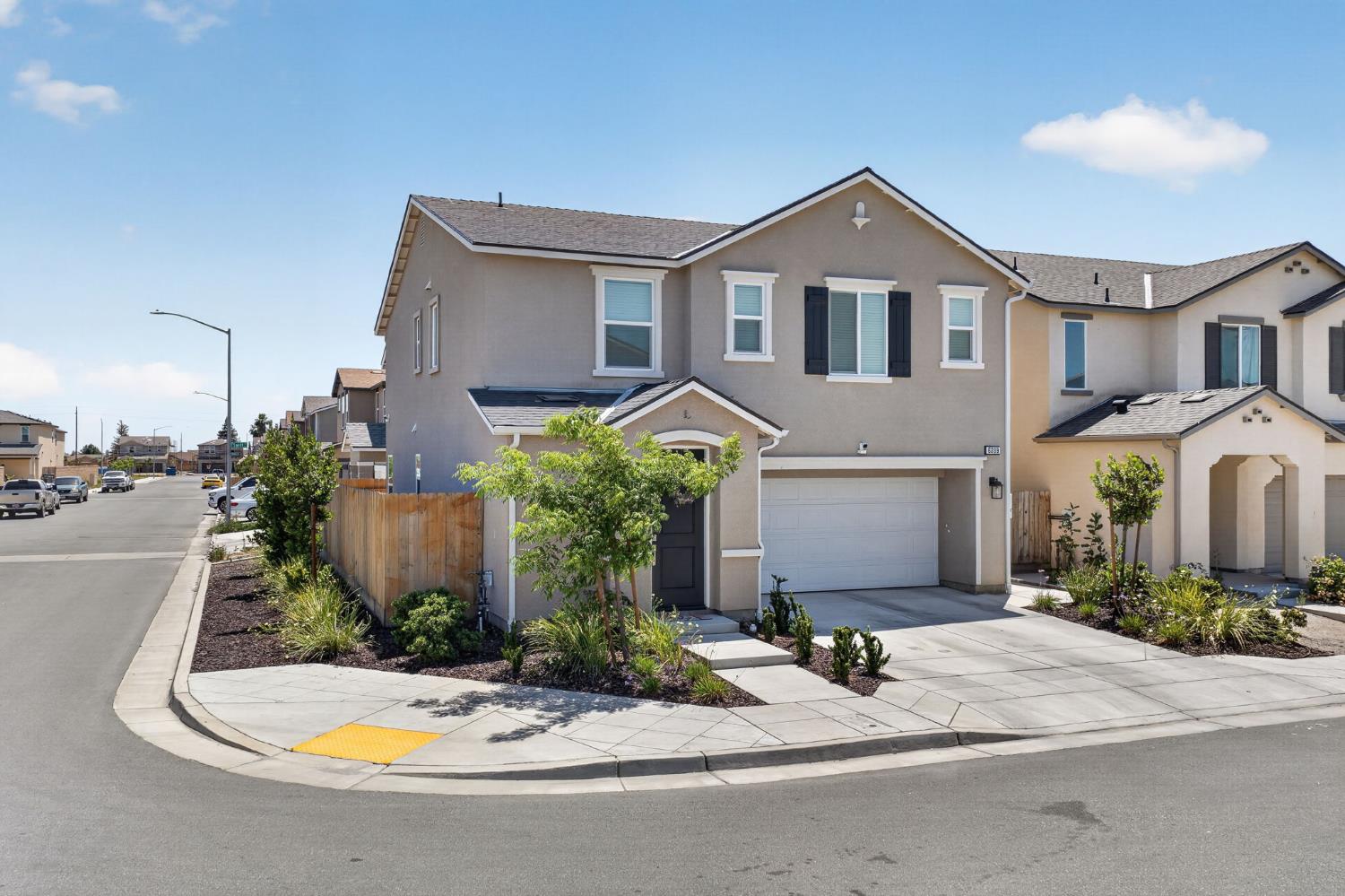 6339 W Oakley Ave, Fresno, CA 93723