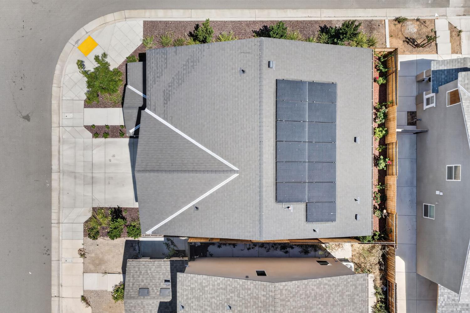 6339 W Oakley Ave, Fresno, CA 93723