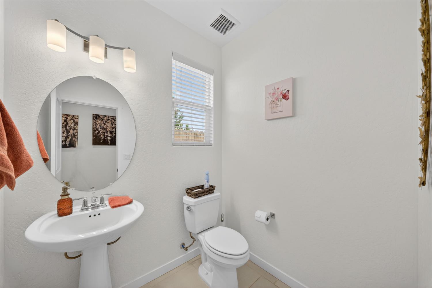 6339 W Oakley Ave, Fresno, CA 93723