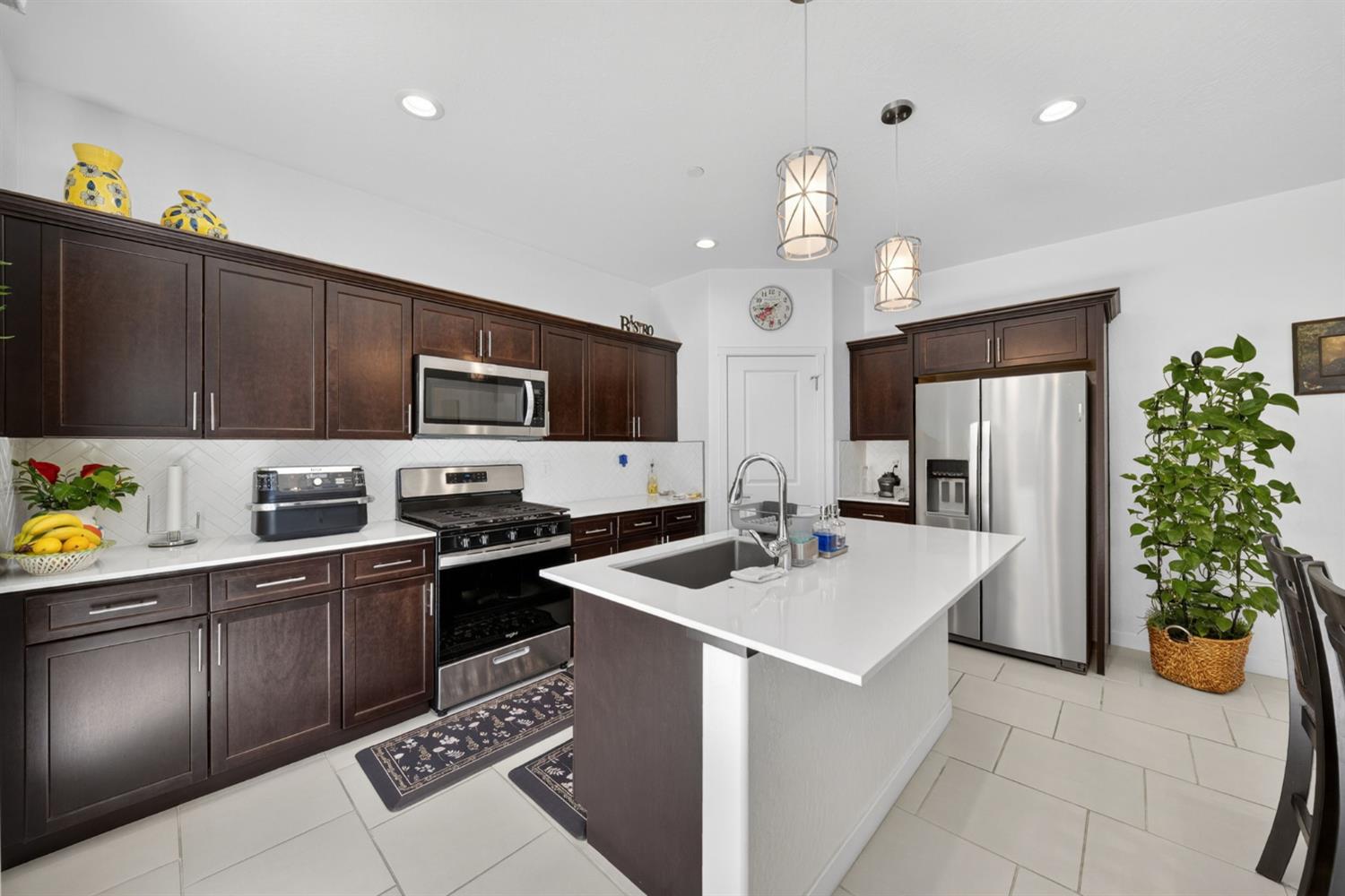 6339 W Oakley Ave, Fresno, CA 93723