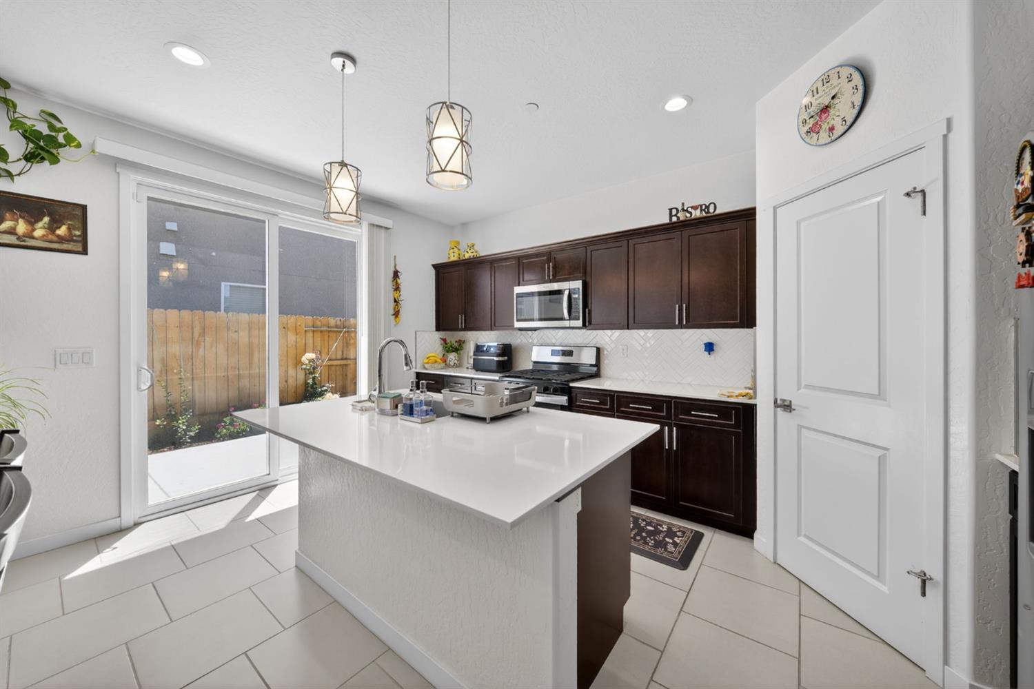 6339 W Oakley Ave, Fresno, CA 93723
