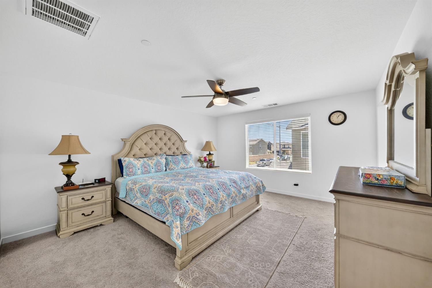 6339 W Oakley Ave, Fresno, CA 93723
