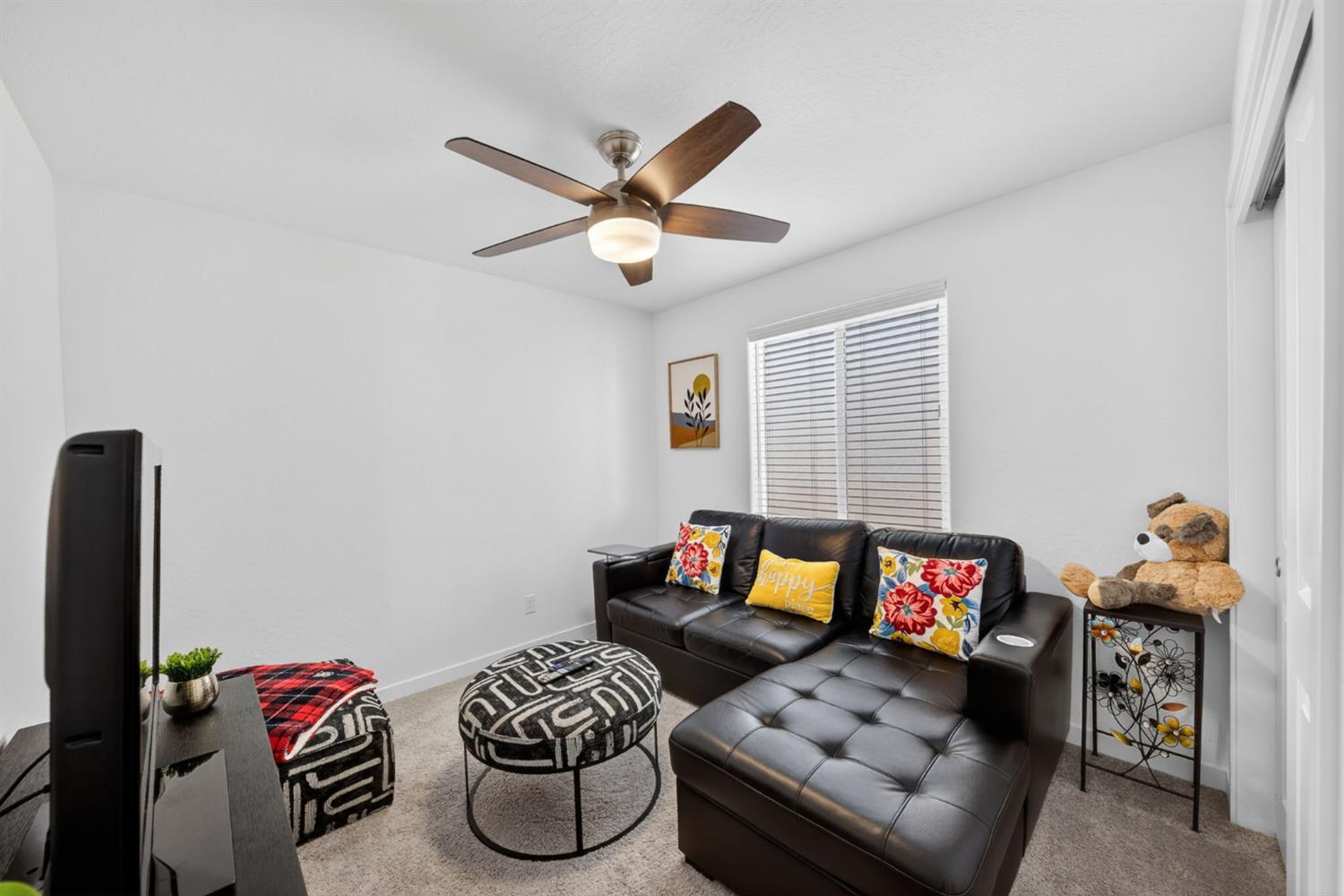6339 W Oakley Ave, Fresno, CA 93723