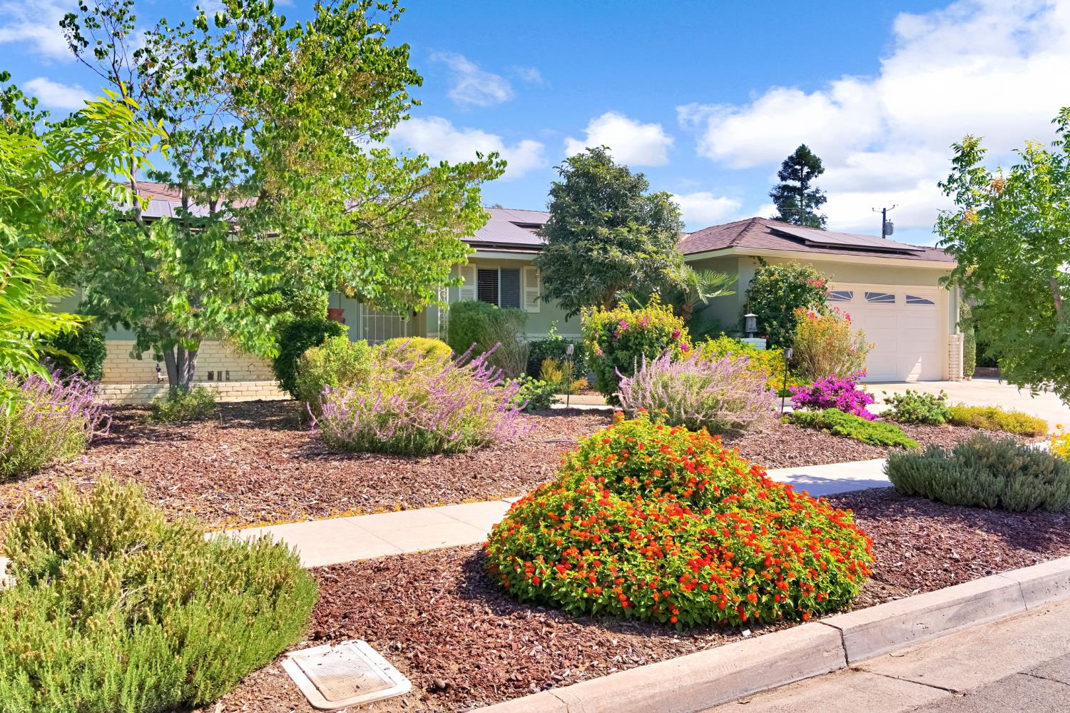 738 W Alamos Ave, Fresno, CA 93705