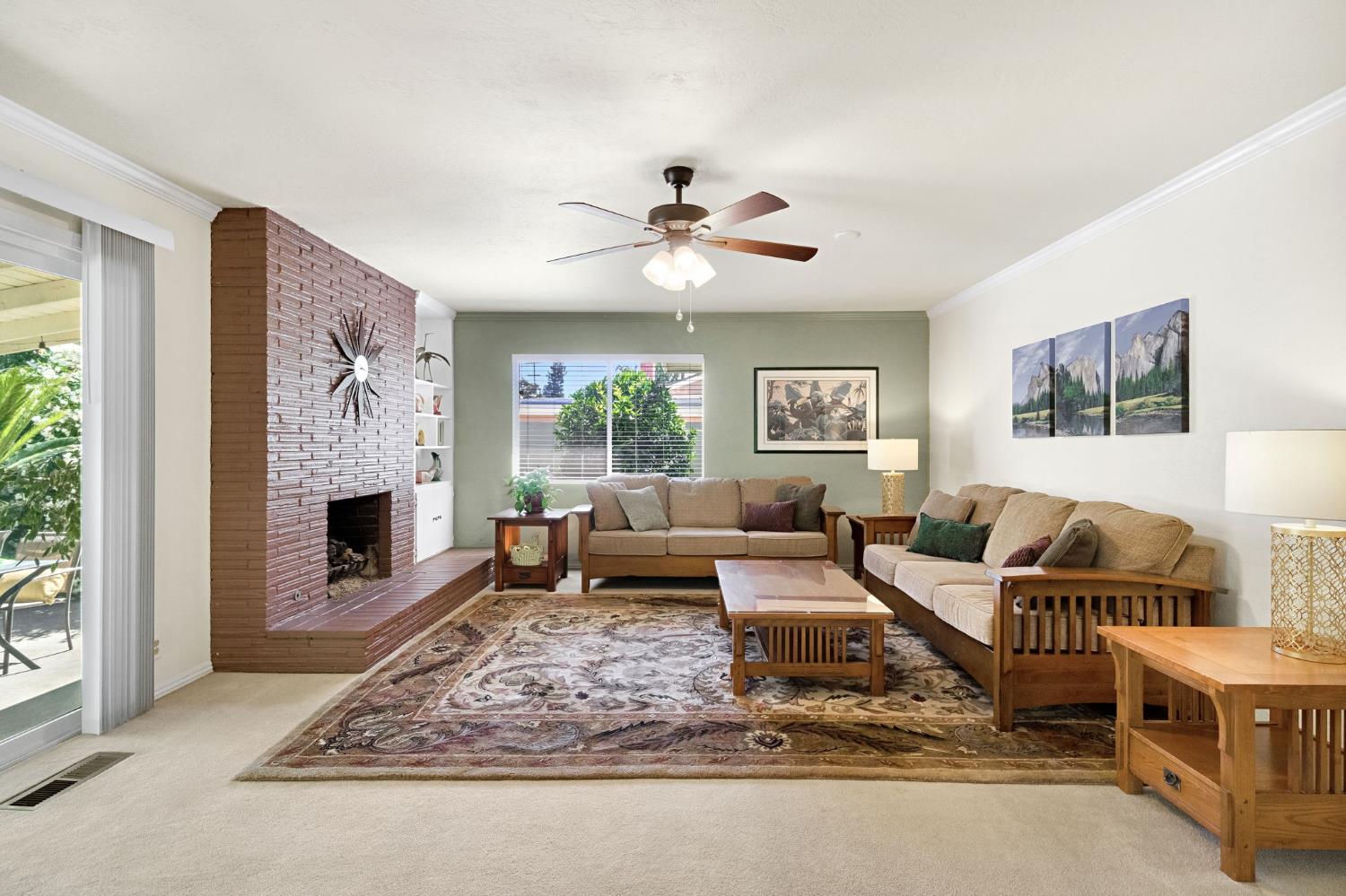 738 W Alamos Ave, Fresno, CA 93705
