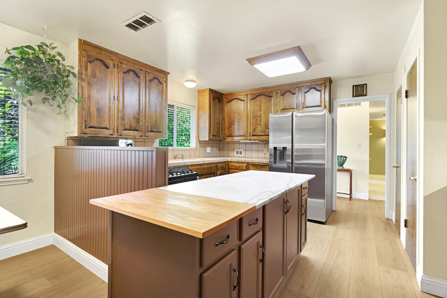 738 W Alamos Ave, Fresno, CA 93705