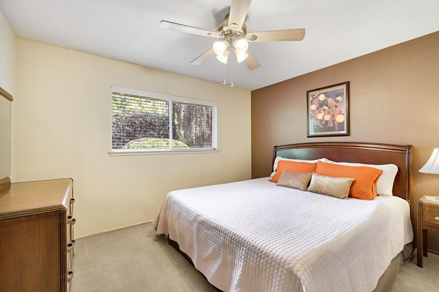 738 W Alamos Ave, Fresno, CA 93705