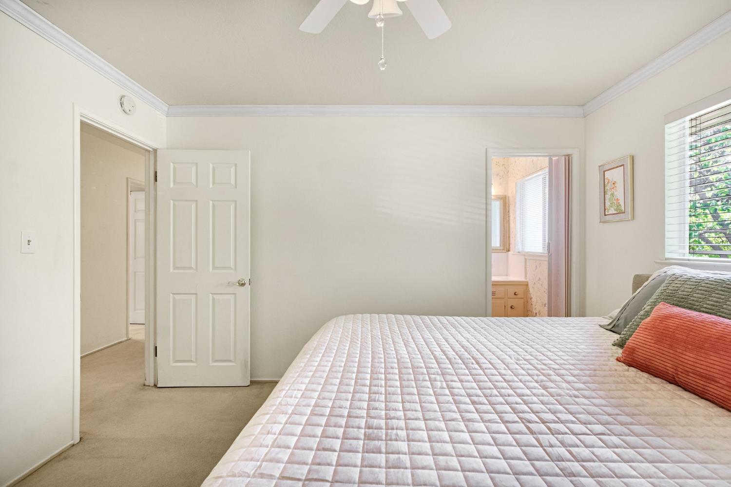 738 W Alamos Ave, Fresno, CA 93705
