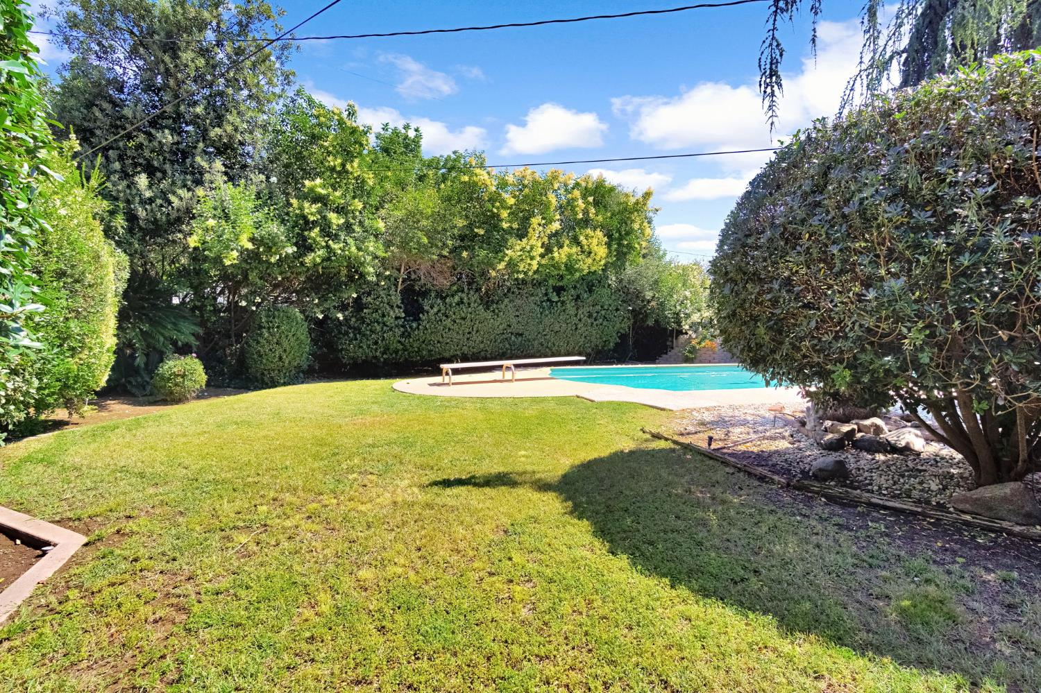 738 W Alamos Ave, Fresno, CA 93705