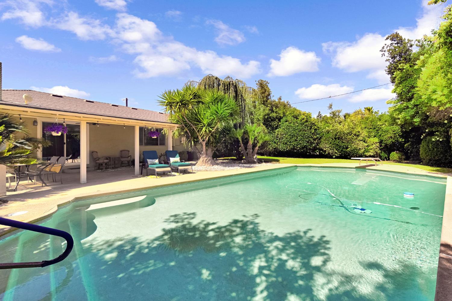 738 W Alamos Ave, Fresno, CA 93705