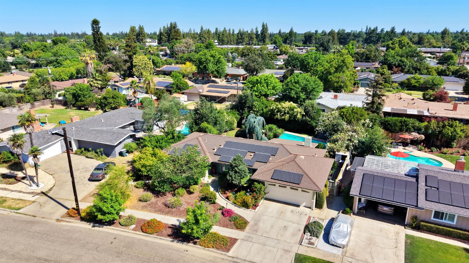 738 W Alamos Ave, Fresno, CA 93705