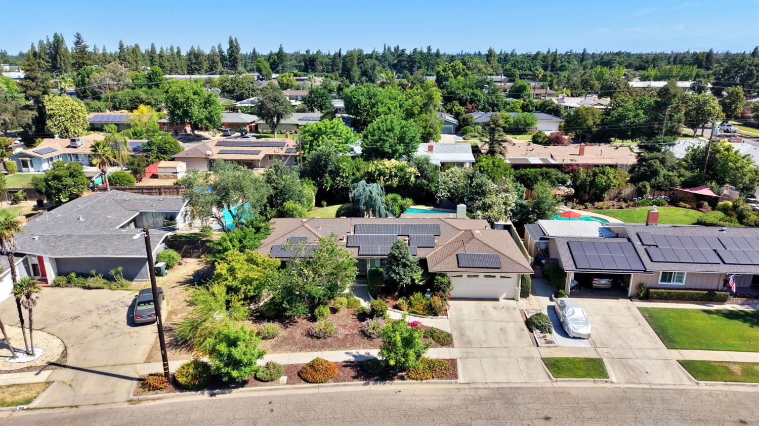 738 W Alamos Ave, Fresno, CA 93705
