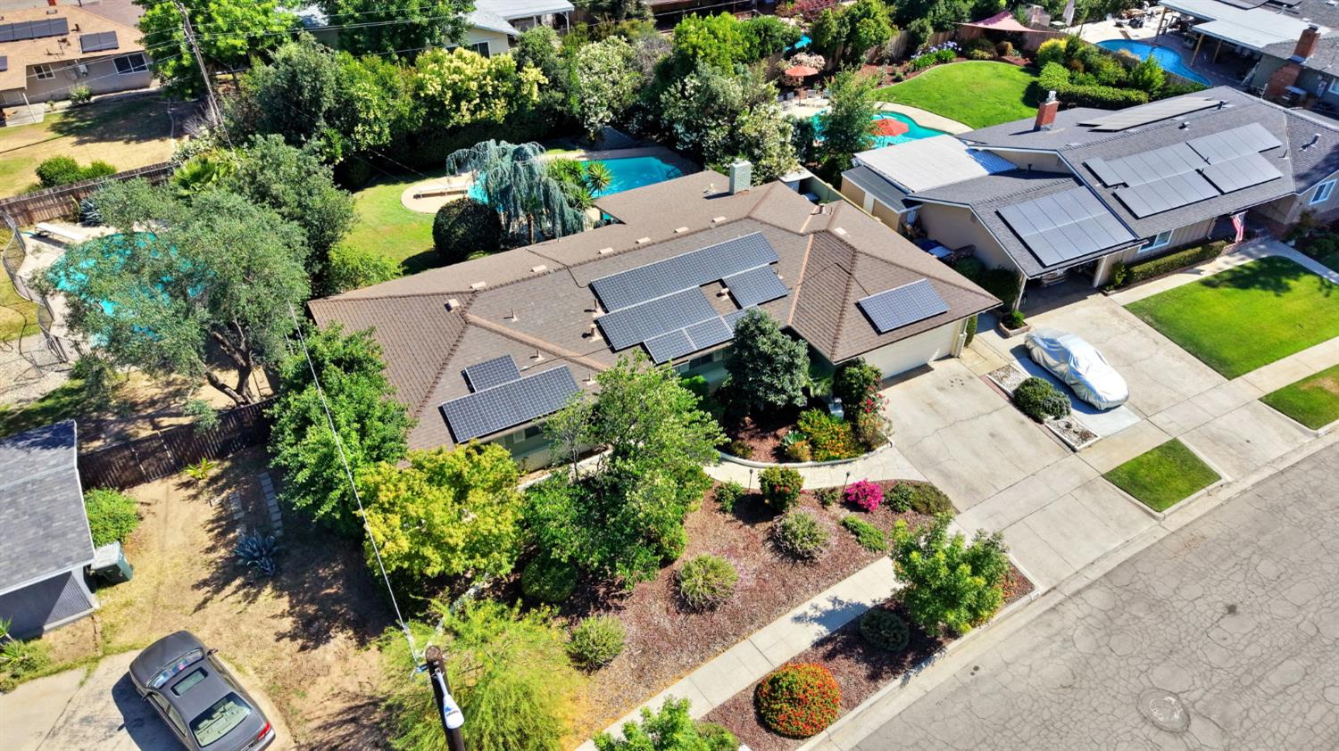 738 W Alamos Ave, Fresno, CA 93705