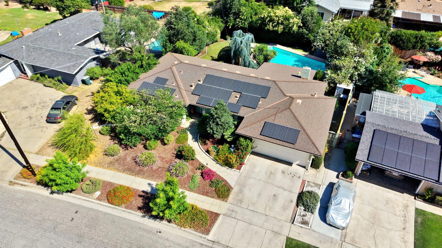 738 W Alamos Ave, Fresno, CA 93705