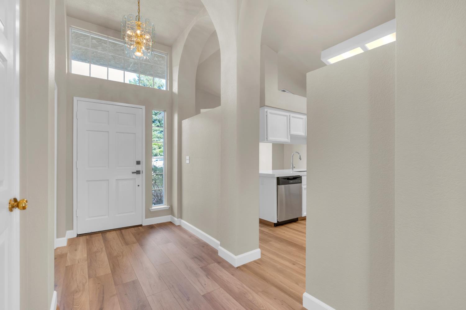 8335 N Barton Ave, Fresno, CA 93720