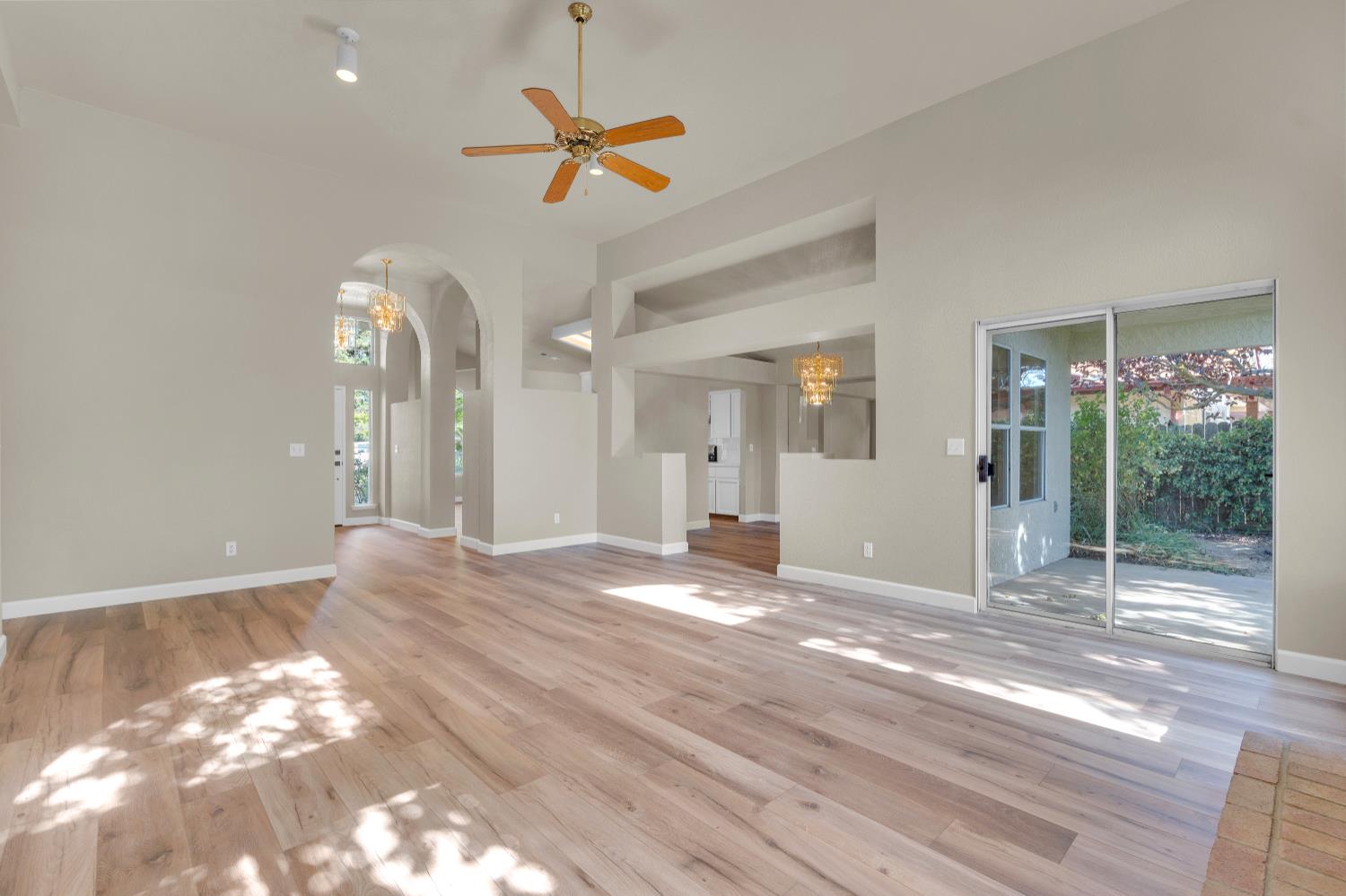 8335 N Barton Ave, Fresno, CA 93720