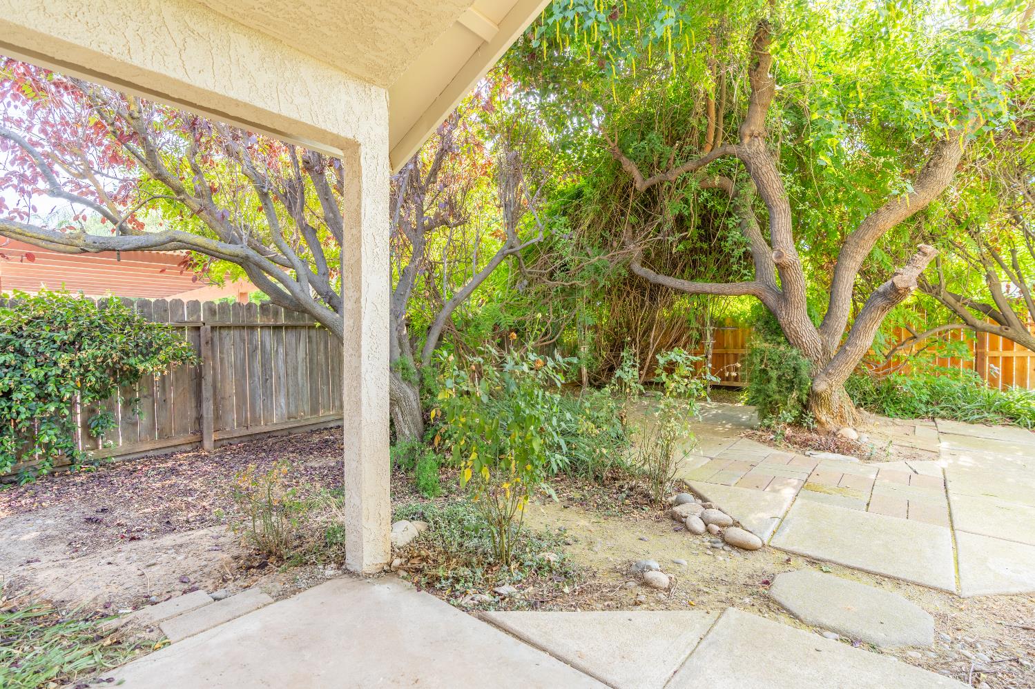 8335 N Barton Ave, Fresno, CA 93720