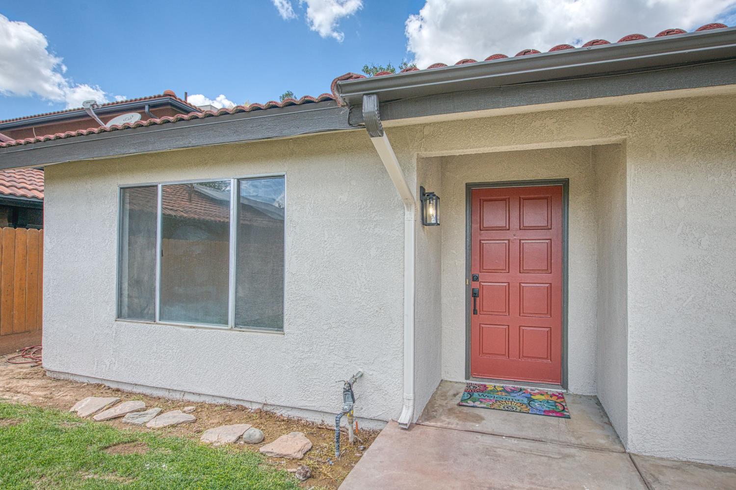 5034 W Menlo Ave, Fresno, CA 93722