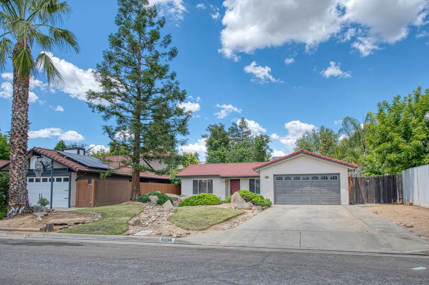 5034 W Menlo Ave, Fresno, CA 93722