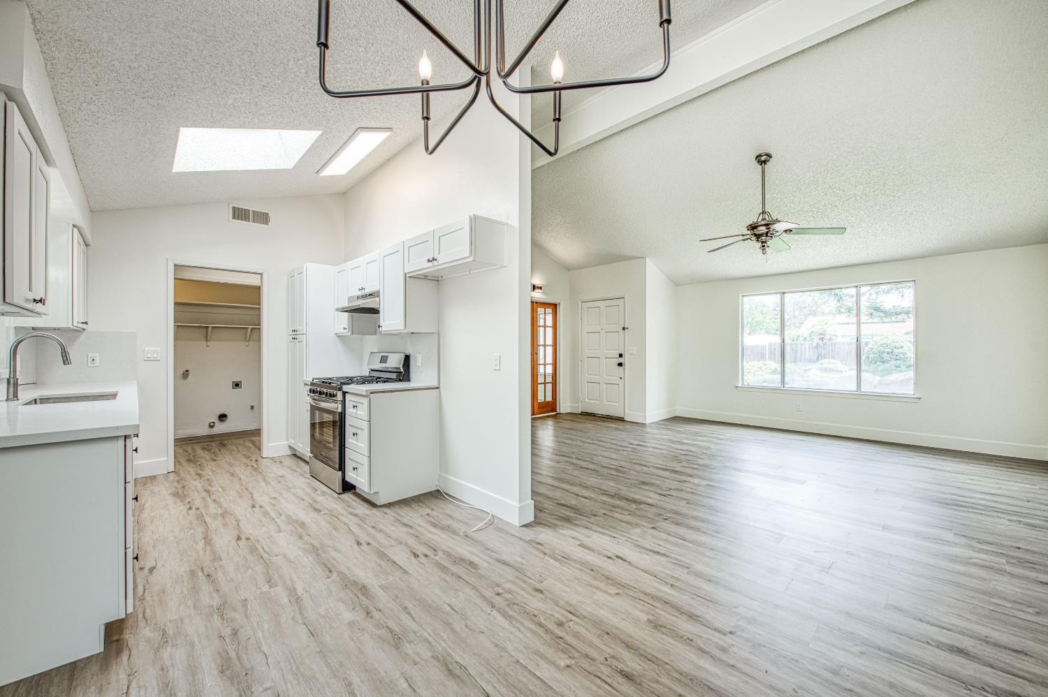 5034 W Menlo Ave, Fresno, CA 93722
