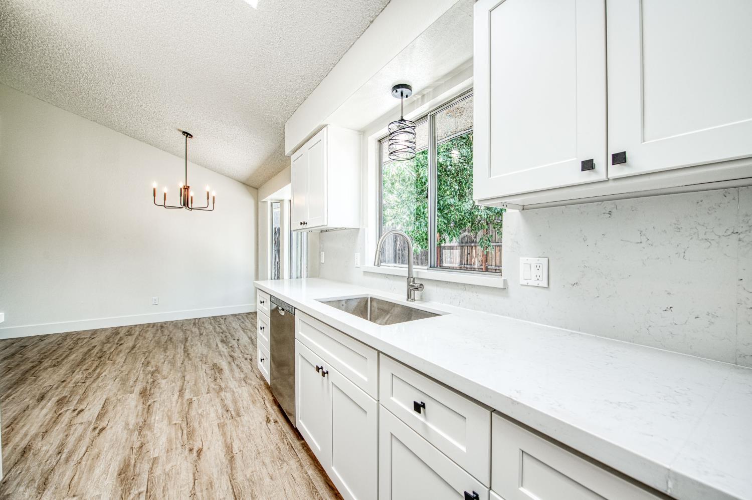 5034 W Menlo Ave, Fresno, CA 93722