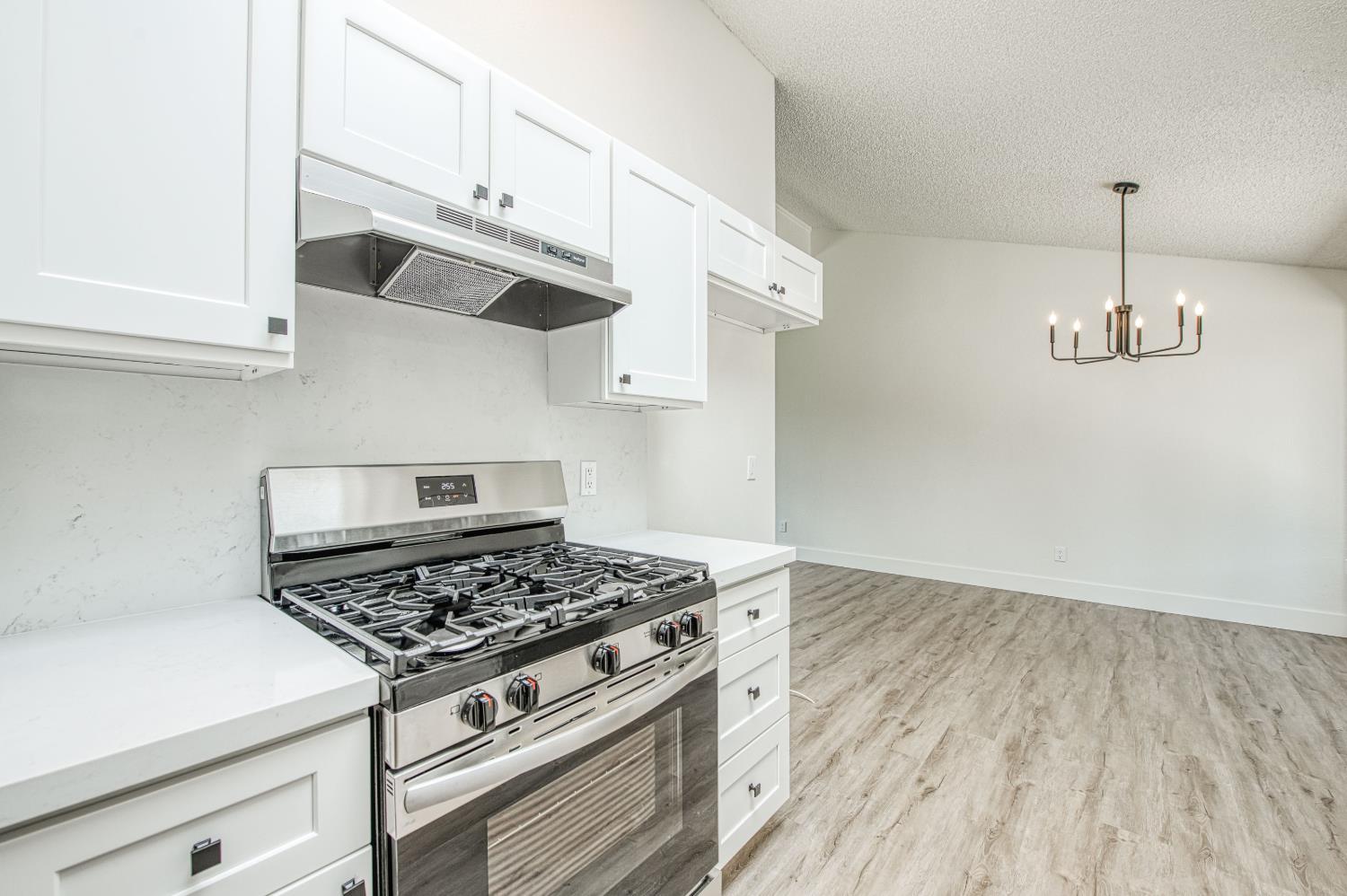 5034 W Menlo Ave, Fresno, CA 93722