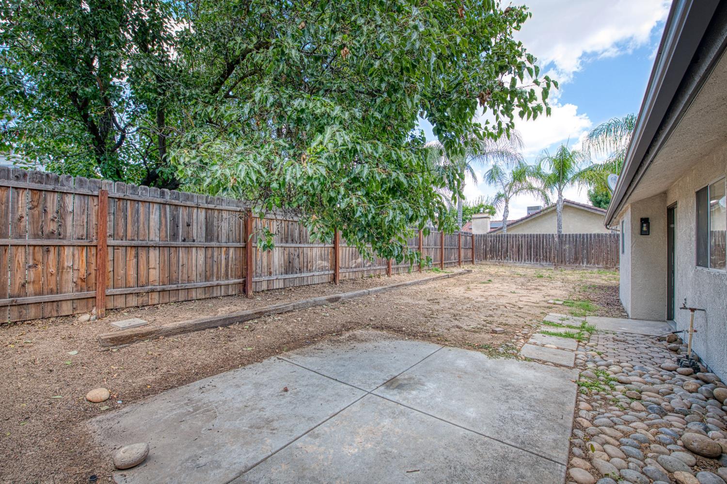 5034 W Menlo Ave, Fresno, CA 93722