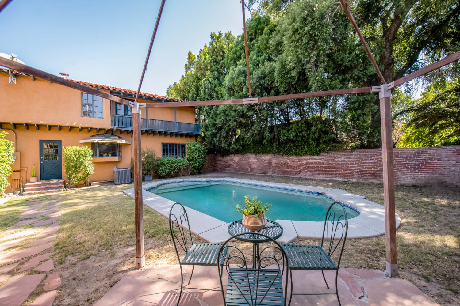 350 E Terrace Ave, Fresno, CA 93704