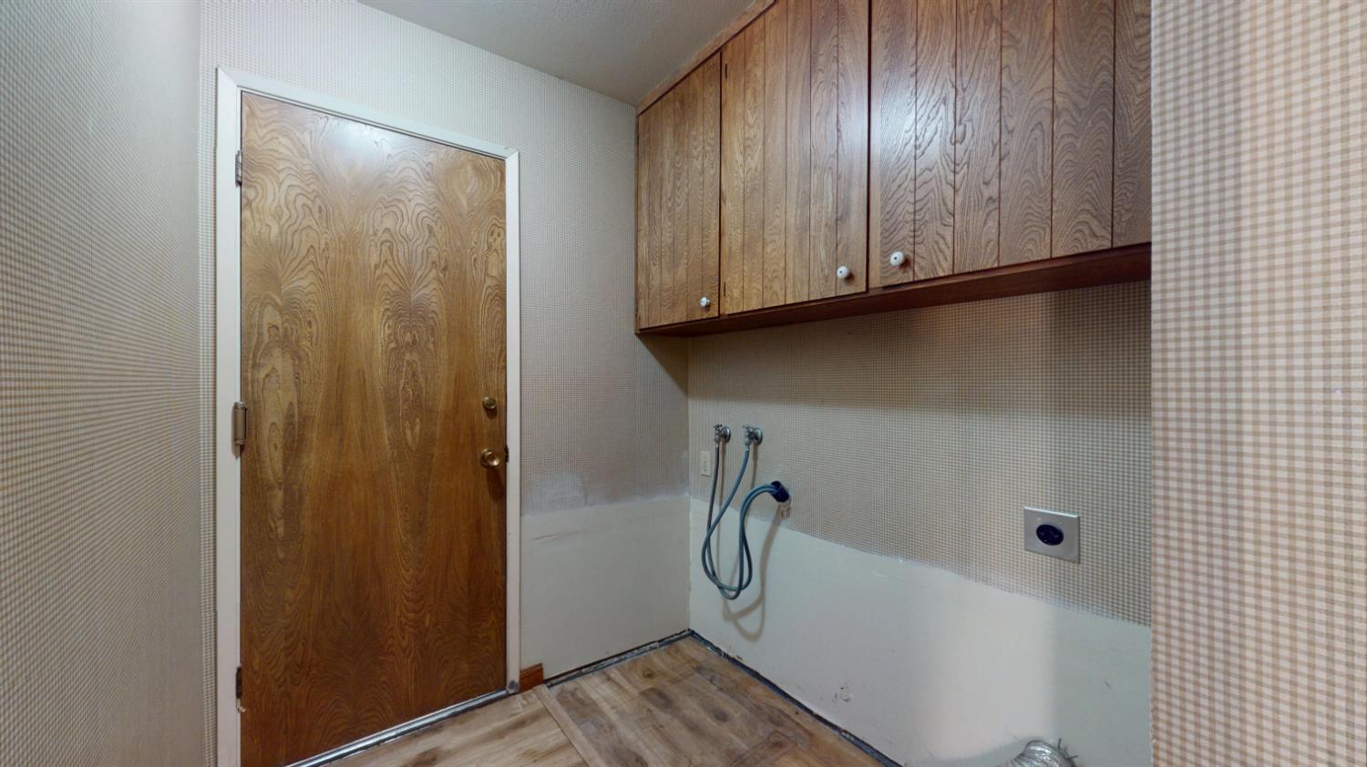 3747 E Huntington Blvd, Fresno, CA 93702
