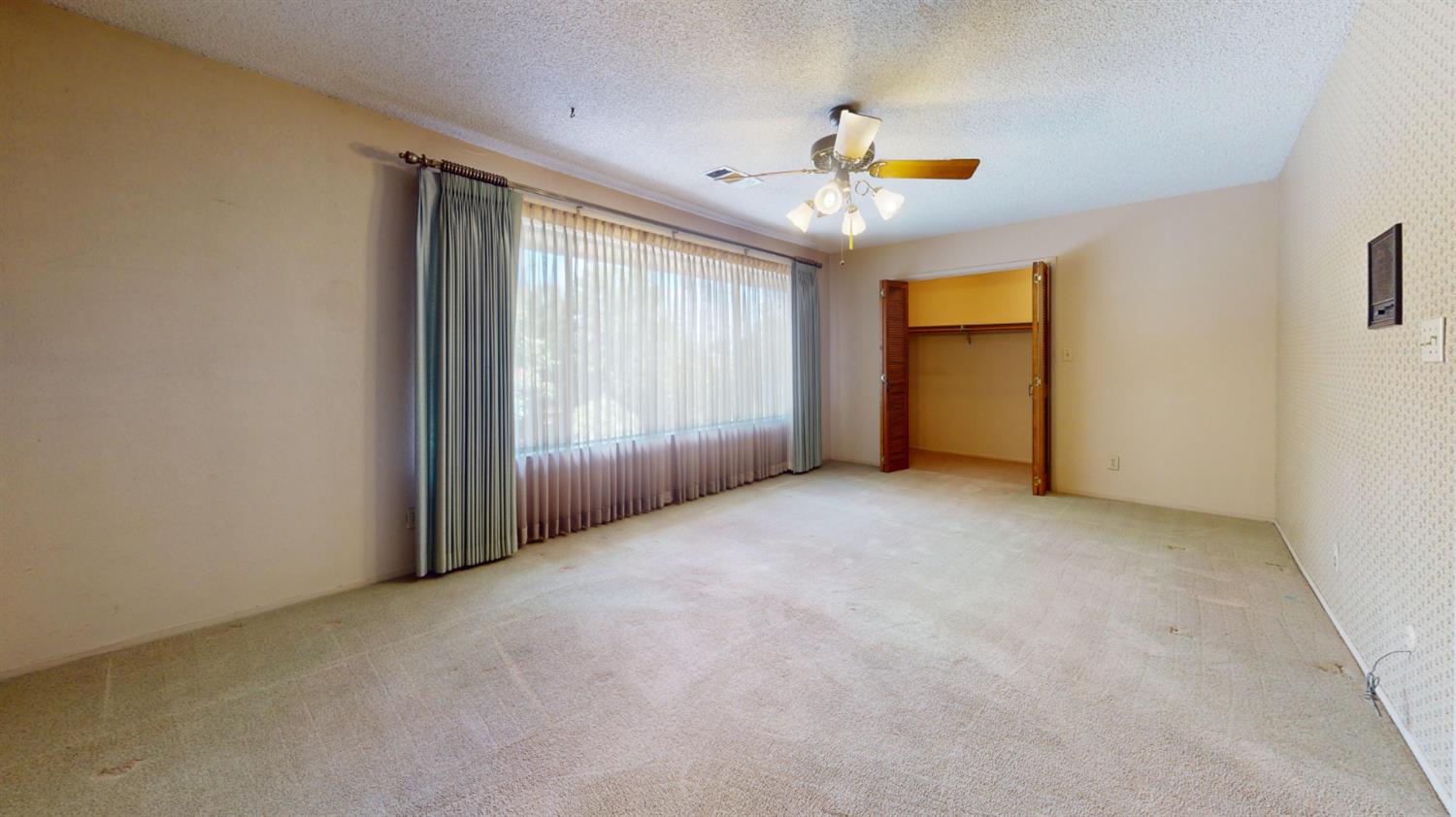 3747 E Huntington Blvd, Fresno, CA 93702