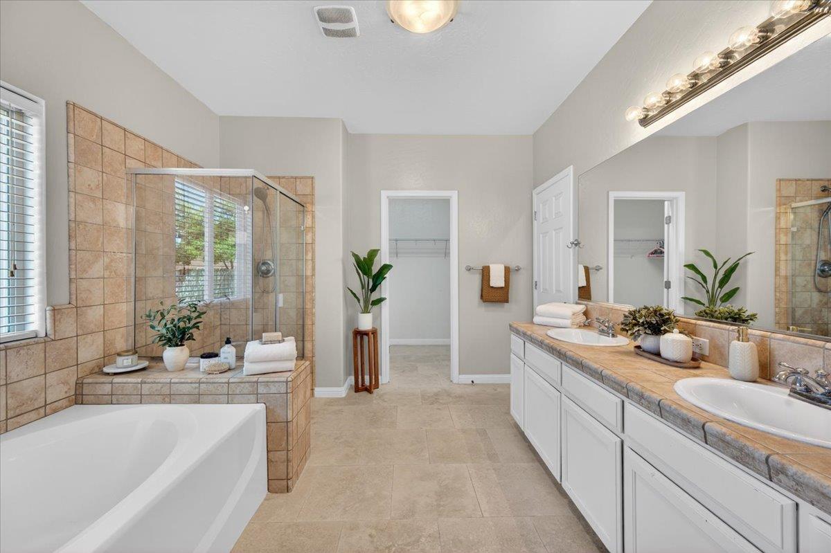 6105 E Cortland Ave, Fresno, CA 93727