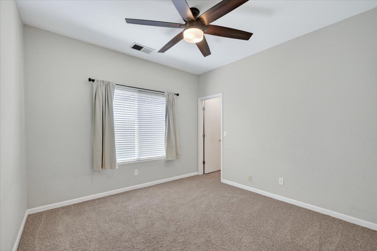 6105 E Cortland Ave, Fresno, CA 93727